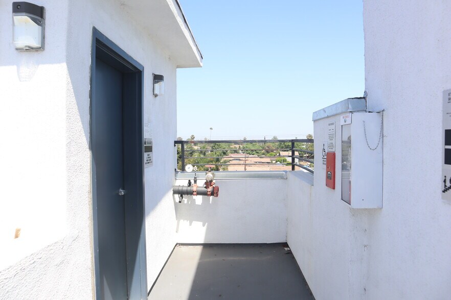 More Photos Of 10501 Wilmington Ave, Los Angeles Apartments For Sale
