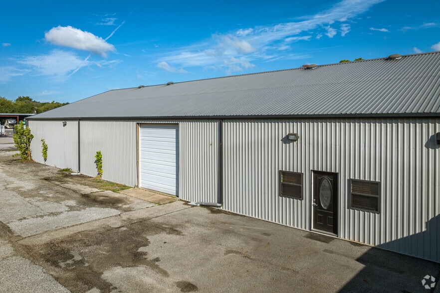 More Photos Of 1618 Callaway Dr, Alvin Warehouse For Lease