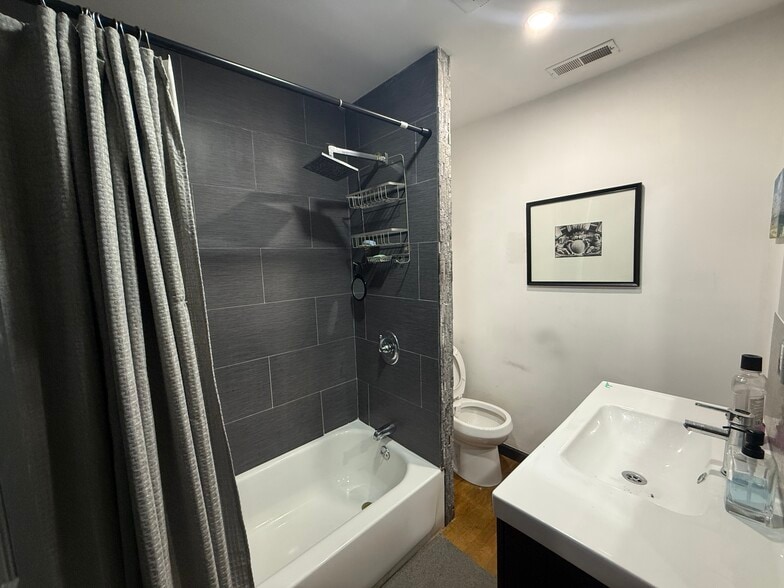 More Photos Of 1135 S 9th St, Philadelphia Storefront Retail Residential For Sale