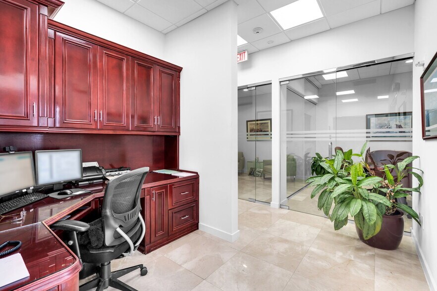More Photos Of 2020 Ponce De Leon Blvd, Coral Gables Office For Sale