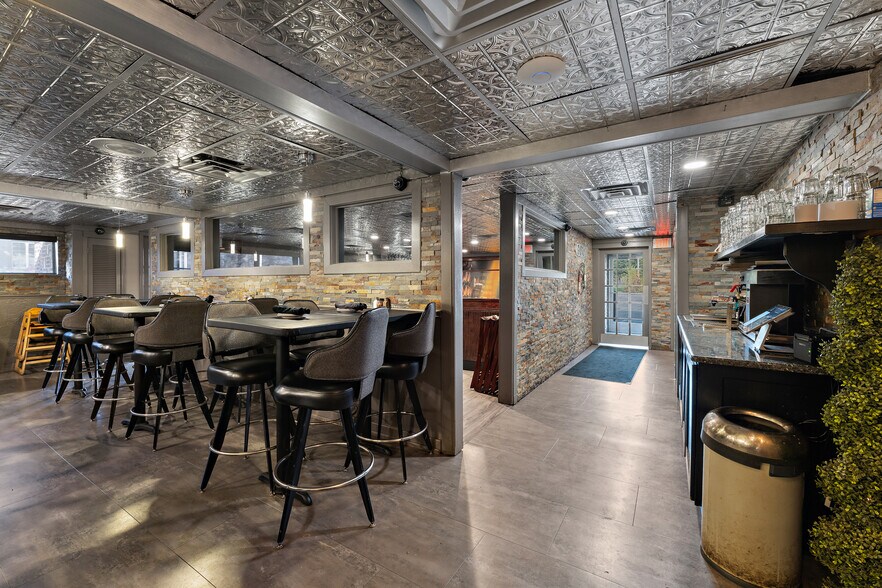 More Photos Of 4305 Portage St NW, Canton Restaurant For Sale