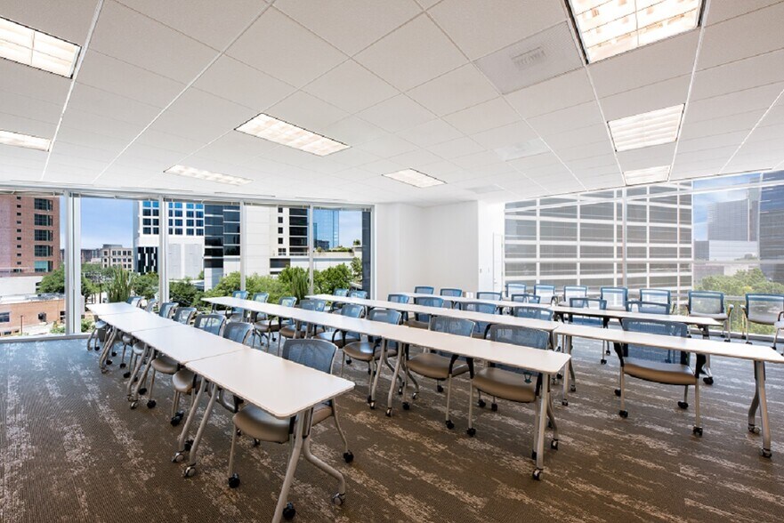 More Photos Of 1717 McKinney Ave, Dallas Office For Lease