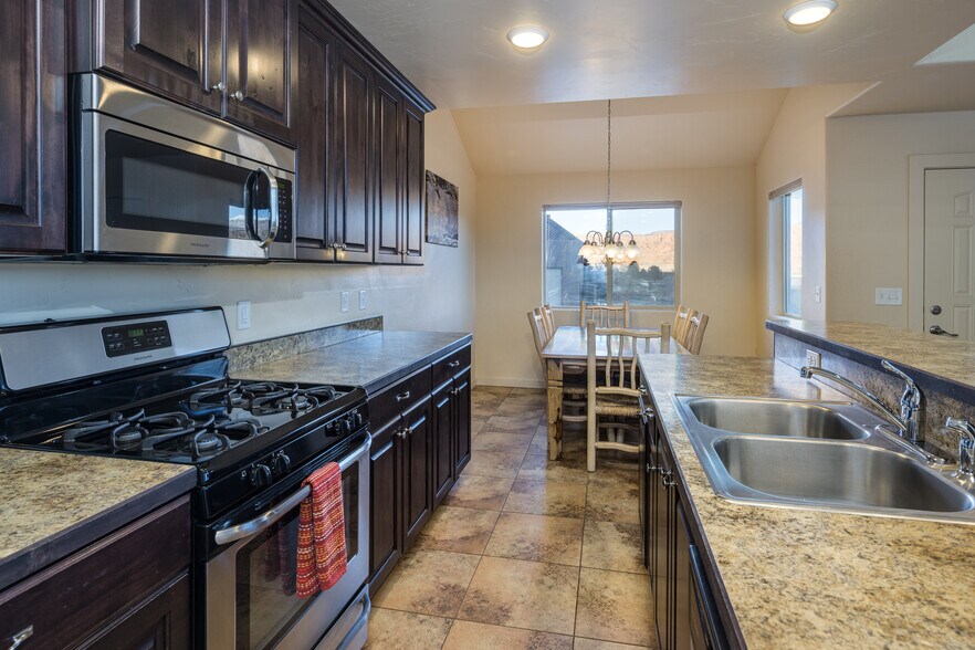 More Photos Of 3862 Desert Willow #9-A1 cir, Moab Specialty For Sale
