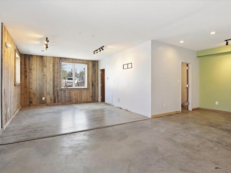 More Photos Of 151 E O St, Purcellville Office For Lease