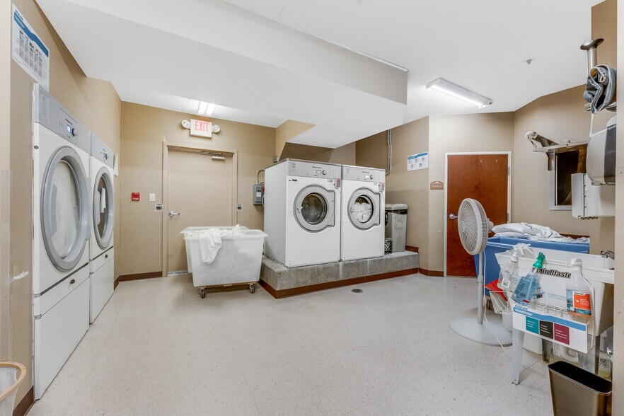 More Photos Of 20 Southland Dr, Fairmont Hotel For Sale