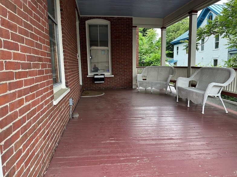 More Photos Of 8 Court St, Concord Office For Sale