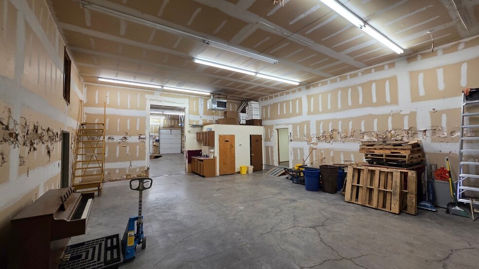 More Photos Of 250 Ruskin Dr, Colorado Springs Warehouse For Sale