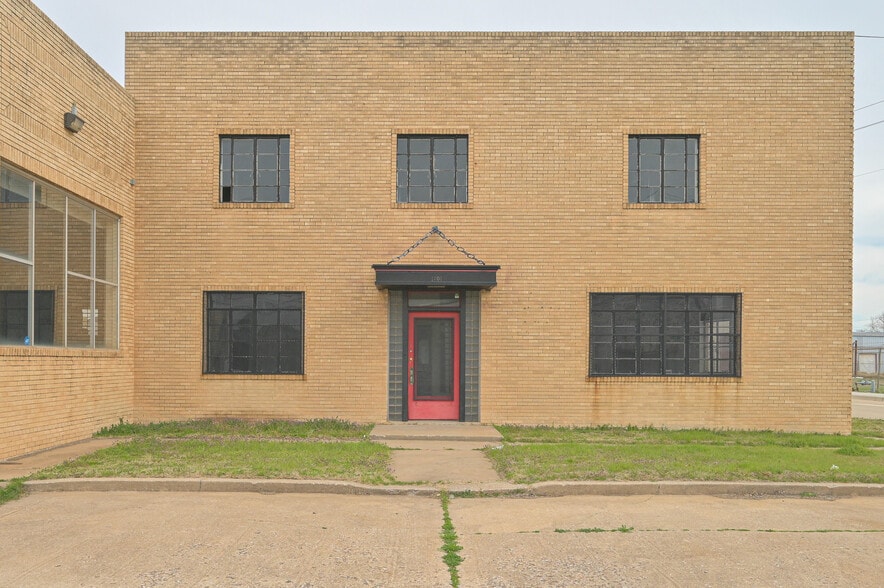 More Photos Of 1701 NW 5th St, Oklahoma City Warehouse For Sale