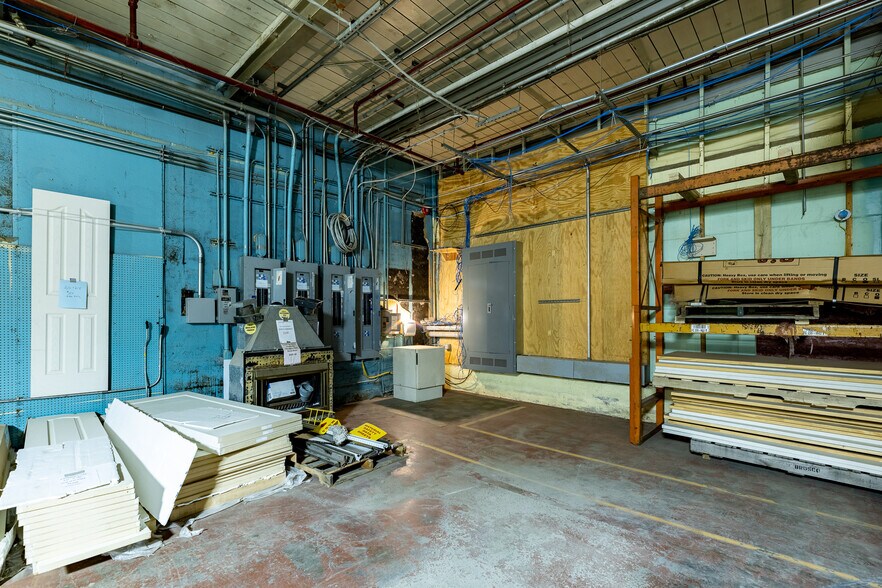 More Photos Of 1139-1143 Clark Pond Rd, North Haverhill Manufacturing For Sale