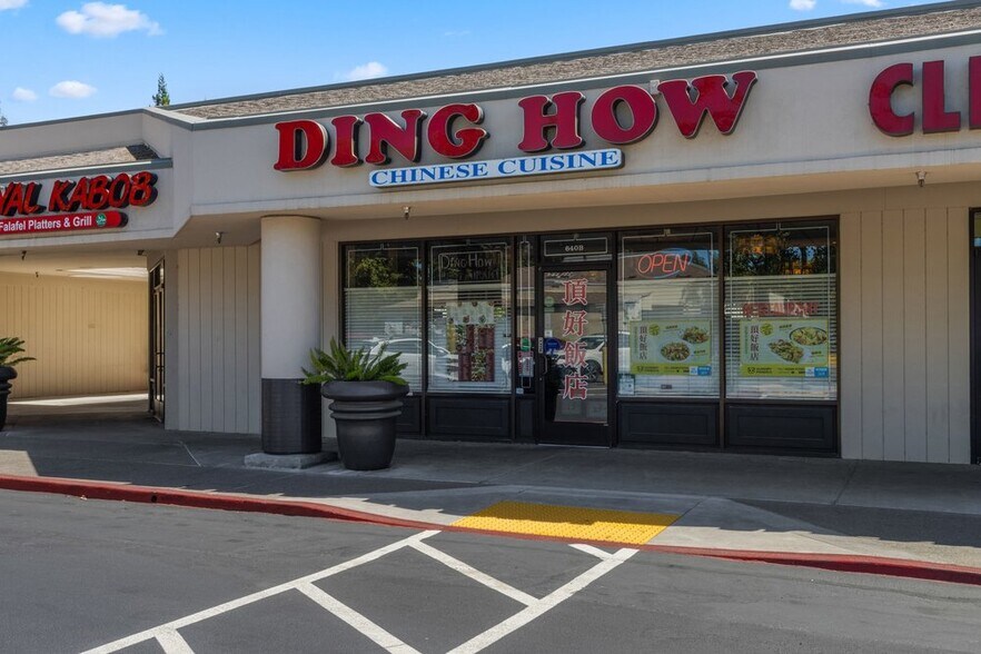 Primary Photo Of 640-650 W Covell Blvd, Davis Restaurant For Lease