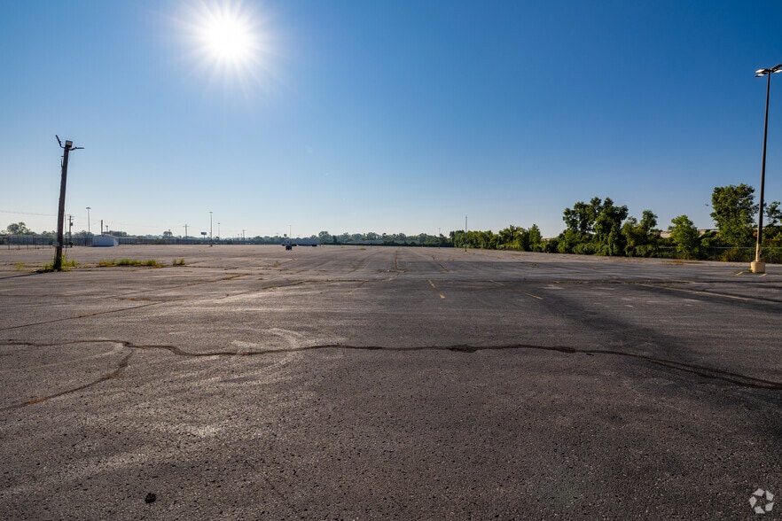 More Photos Of 4300 Church Rd, Centreville Land For Lease