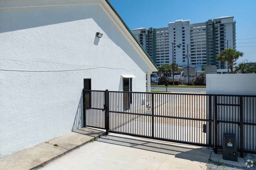 More Photos Of 6126 Thomas Dr, Panama City Self Storage For Sale