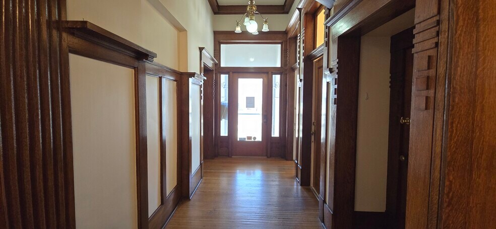 More Photos Of 511 W French Pl, San Antonio Office Residential For Sale