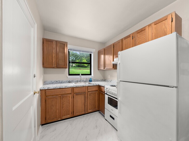 More Photos Of 615 Biltmore Ave, Asheville Apartments For Sale