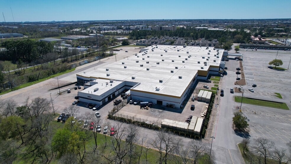 More Photos Of 7075 FM 1960 Rd W, Houston Warehouse For Sale