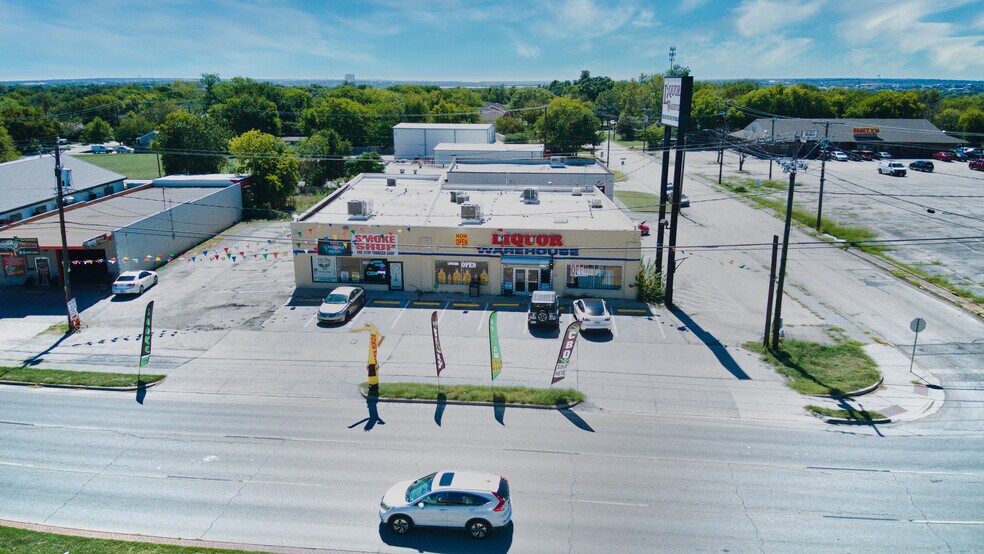 More Photos Of 7621 Camp Bowie West Blvd, Fort Worth Storefront For Sale