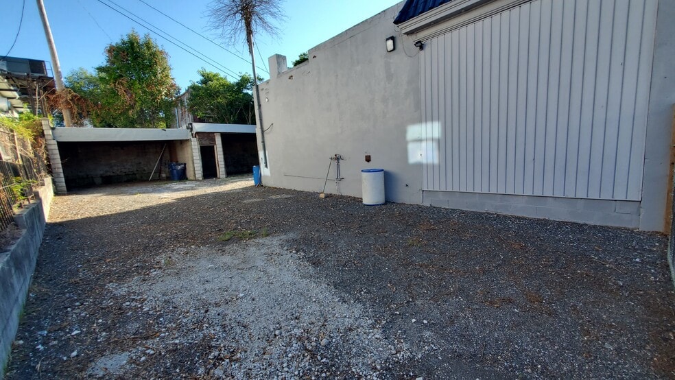 More Photos Of 1160 Homestead St, Baltimore Auto Repair For Lease