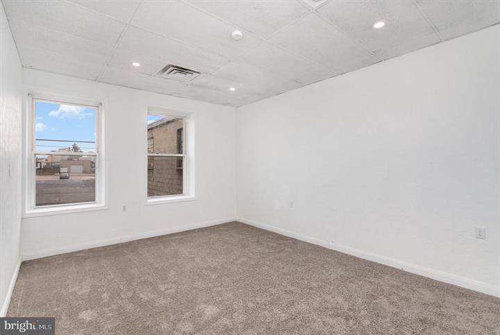 More Photos Of 1880 W Market St, York Storefront Retail Office For Sale