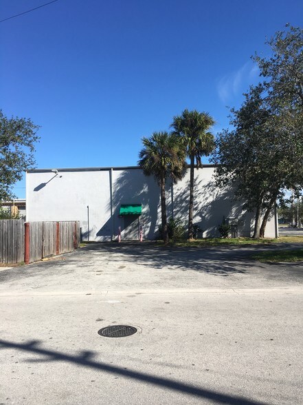 More Photos Of 725 S US Highway 1, Fort Pierce Freestanding For Lease