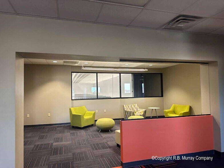 More Photos Of 1343 E Kingsley St, Springfield Office For Lease