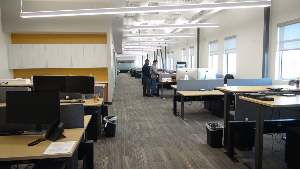 More Photos Of 8156 Interport Blvd, Englewood Airplane Hangar For Lease