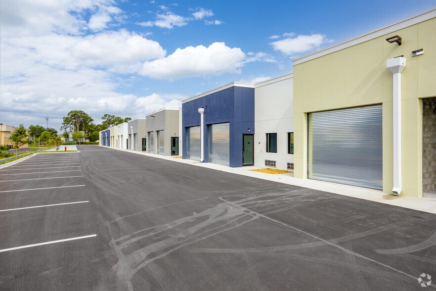 More Photos Of 310 N Wickham Rd, Melbourne Warehouse For Lease