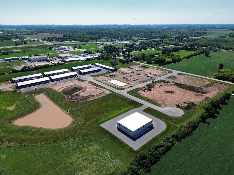 More Photos Of 3862 Norrie Dr, New Franken Showroom For Lease