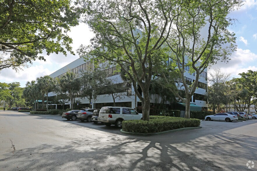 More Photos Of 2101 NW Corporate Blvd, Boca Raton Office For Lease