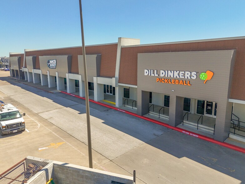 More Photos Of 320 E Main St, Crowley Supermarket For Sale