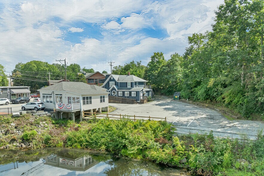 More Photos Of 40 Main St, Goffstown Restaurant For Sale