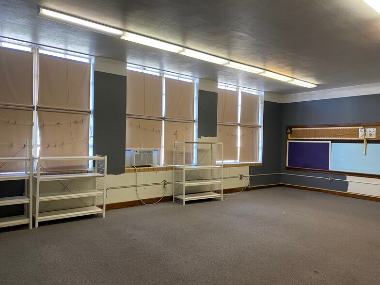 More Photos Of 719 S Fayette St, Washington Court House Flex For Sale