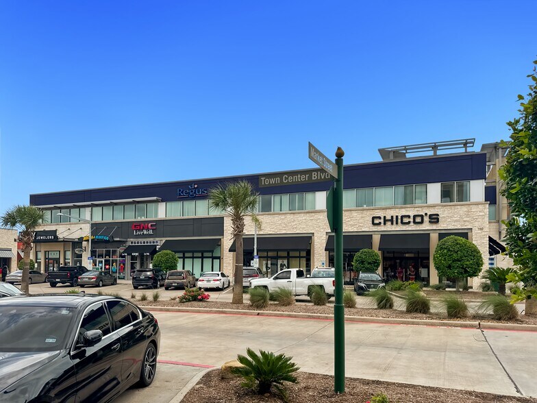 More Photos Of 11200 Broadway St, Pearland Coworking Space