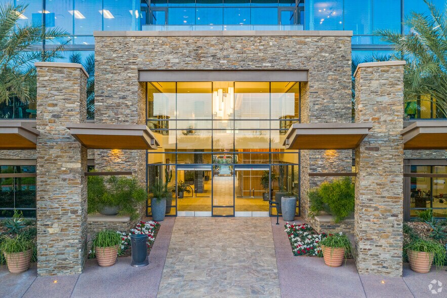 More Photos Of 275 E Rivulon Blvd, Gilbert Office For Lease