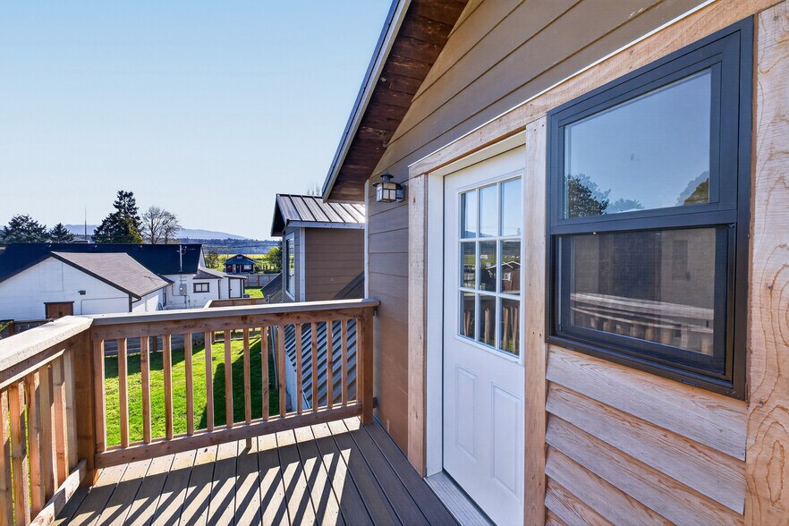 More Photos Of 14969 W Bow Hill Rd, Bow Bar For Sale