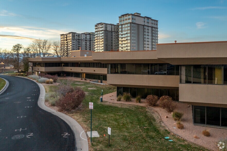 More Photos Of 5500 Greenwood Plaza Blvd, Englewood Office For Lease
