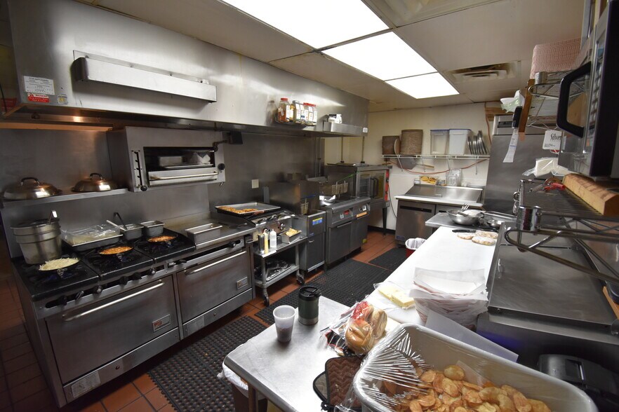 10960 Corning St, WI 53955 Retail For Lease