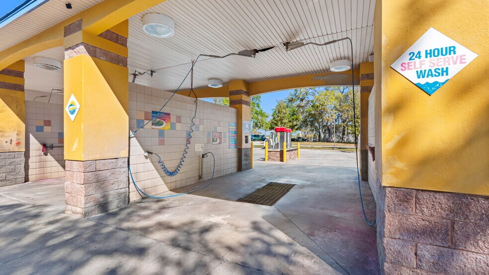 More Photos Of 113 S Valrico Rd, Valrico Carwash For Sale