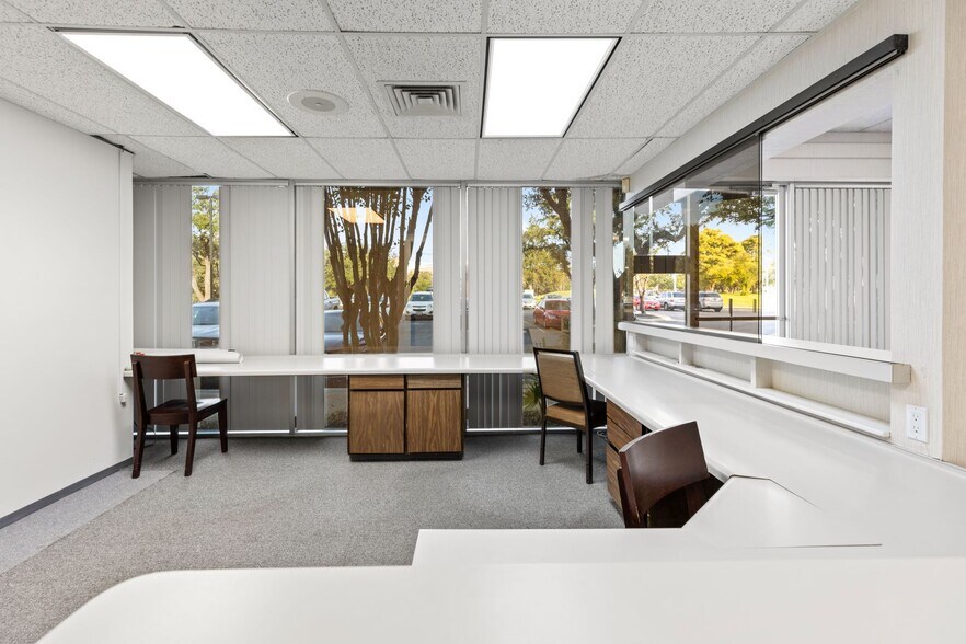 More Photos Of 7434 Louis Pasteur Dr, San Antonio Medical For Lease