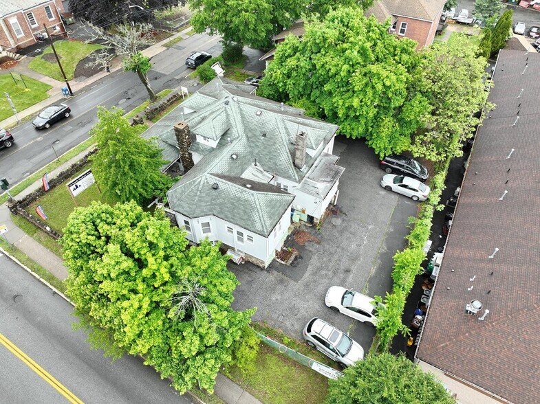 More Photos Of 22 S Madison Ave, Spring Valley Office For Sale