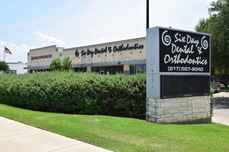 More Photos Of 200-204 E State Highway 114, Roanoke Freestanding For Sale