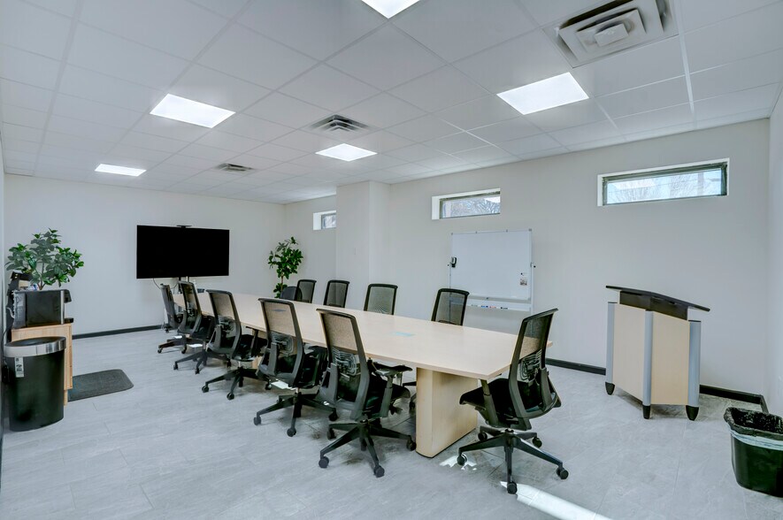 More Photos Of 300 Santa Fe Trl, Duncanville Freestanding For Sale