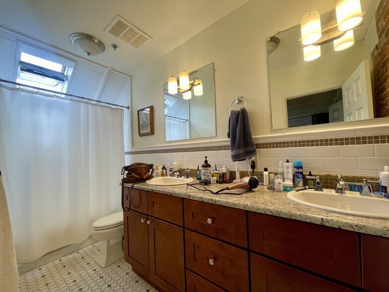 More Photos Of 1000 E 16th Ave, Denver Office Residential For Sale