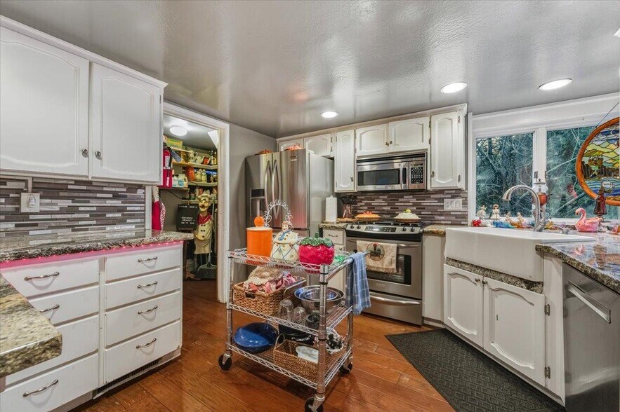 More Photos Of 317 S Pine St, Nevada City Hospitality For Sale