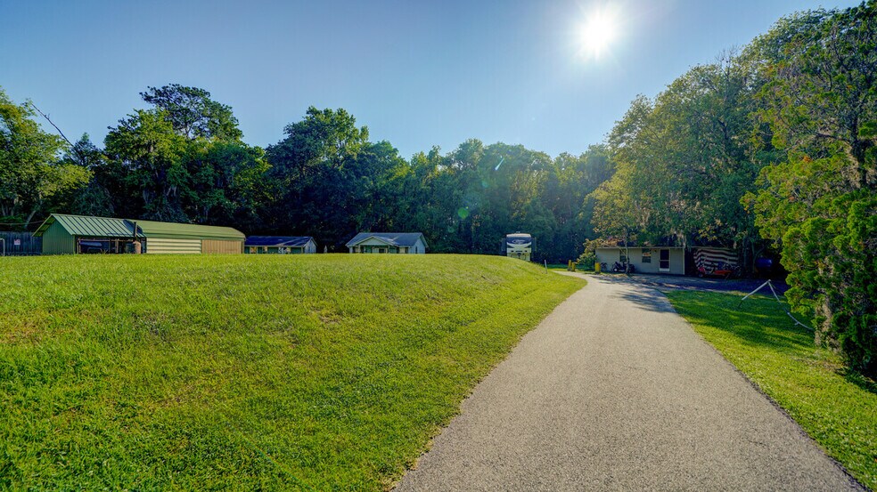 More Photos Of 3297 US 17 Hwy, Green Cove Springs Bar For Sale