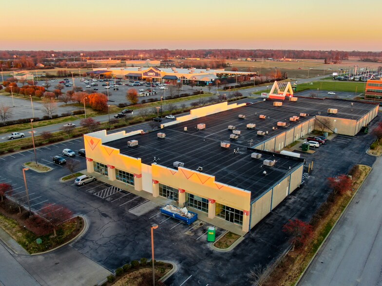 More Photos Of 410 Southtown Blvd, Owensboro Storefront For Lease