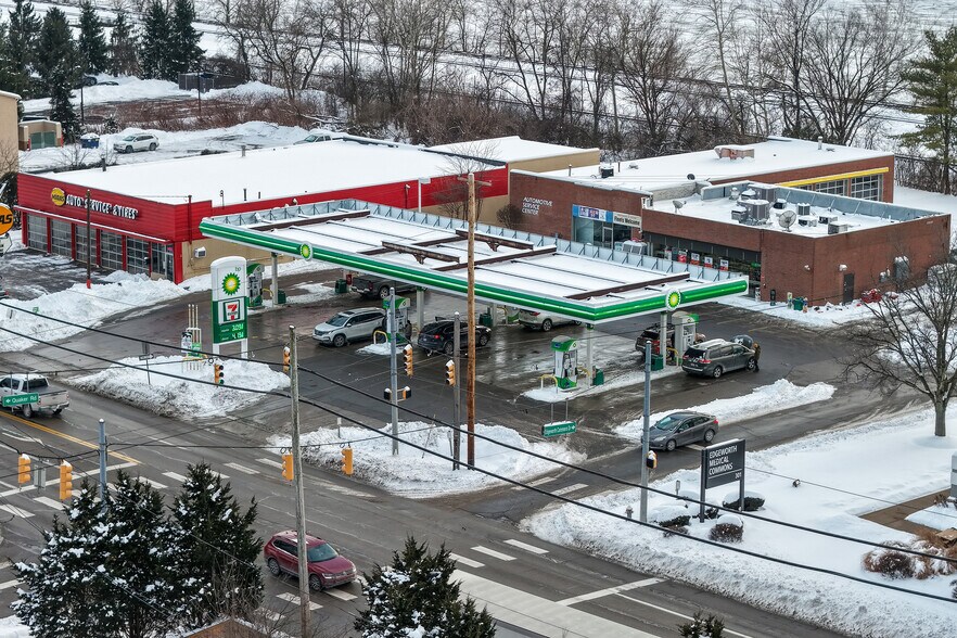 More Photos Of 209 Ohio River Blvd, Sewickley Auto Repair For Sale