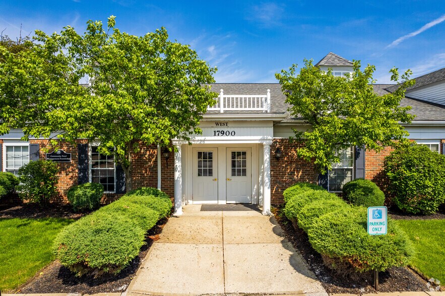 More Photos Of 7010 Engle Rd, Middleburg Heights Unknown For Lease