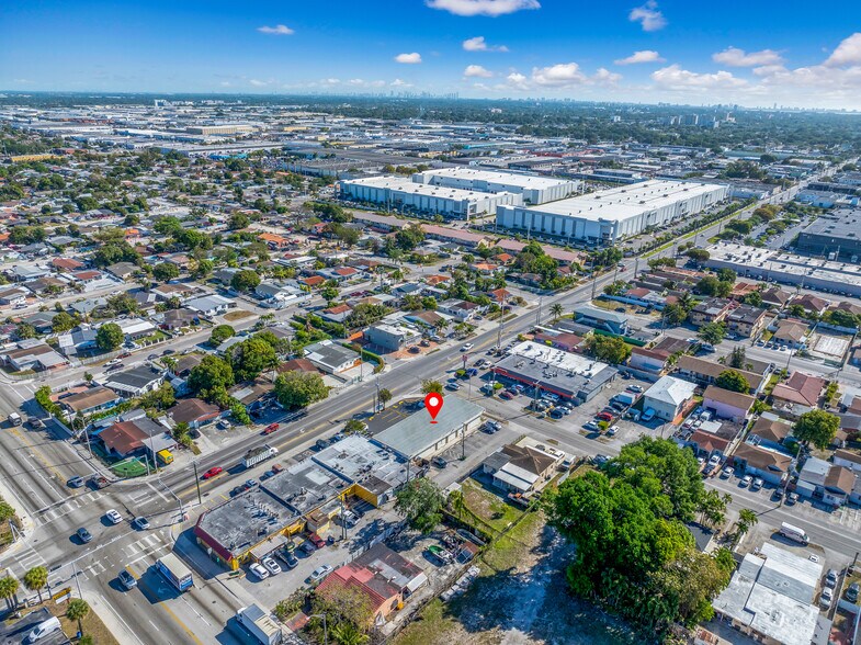 More Photos Of 820 SE 8th St, Hialeah General Retail For Sale