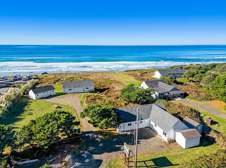 More Photos Of 95500 Highway 101 S, Yachats Hotel For Sale