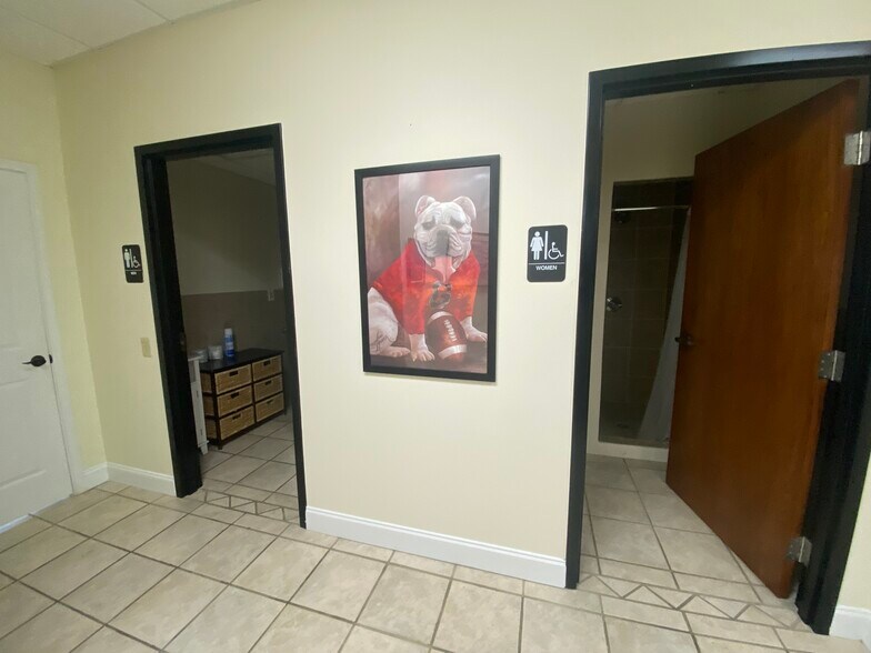 More Photos Of 3669 N Peachtree Rd, Atlanta Office For Lease